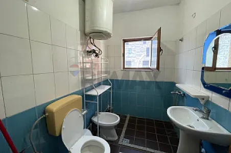 Me Qira Apartament 1+1, 60m² – 40,000 Lek – Tiranë – I mirë — Tiranë - Foto 6