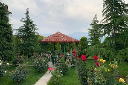 Shitet Vilë 4+1, 1100m² – 300,000€ – Pogradec – I mirë — Pogradec - Foto 2