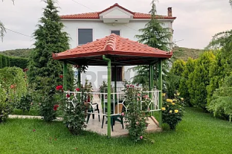 Shitet Vilë 4+1, 1100m² – 300,000€ – Pogradec – I mirë — Pogradec - Foto 3