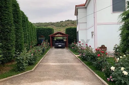 Shitet Vilë 4+1, 1100m² – 300,000€ – Pogradec – I mirë — Pogradec - Foto 6