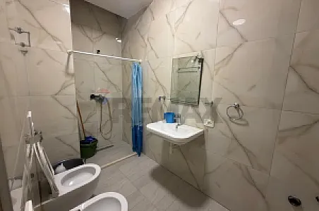 Me Qira Apartament 1+1, 67m² – 40,000 Lek – Tiranë – I mirë — Tiranë - Foto 5