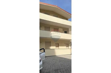 Me Qira Vilë, 750m² – Rruga Don Bosko – 5,500€ – Tiranë — Tiranë - Foto 1