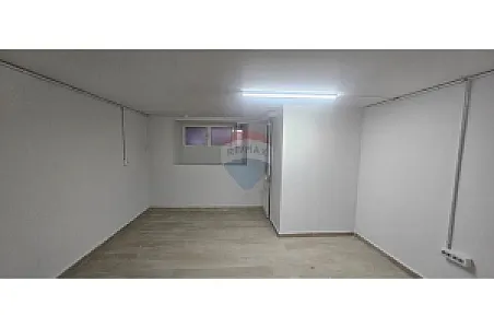 Me Qira Garsonierë, 20m² – Sheshi – 300€ – Tiranë – I mirë — Tiranë - Foto 1