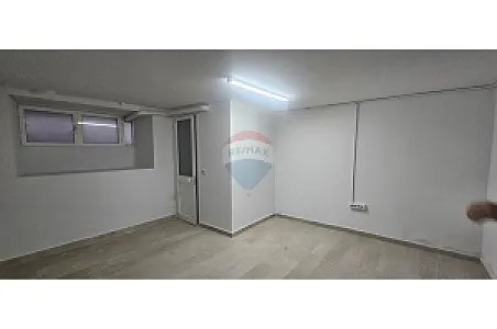 Me Qira Garsonierë, 20m² – Sheshi – 300€ – Tiranë – I mirë — Tiranë - Foto 3