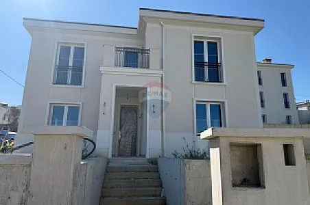 Shitet Vilë 3+1, 486.9m² – Farkë – 740,000€ – Tiranë — Tiranë - Foto 3