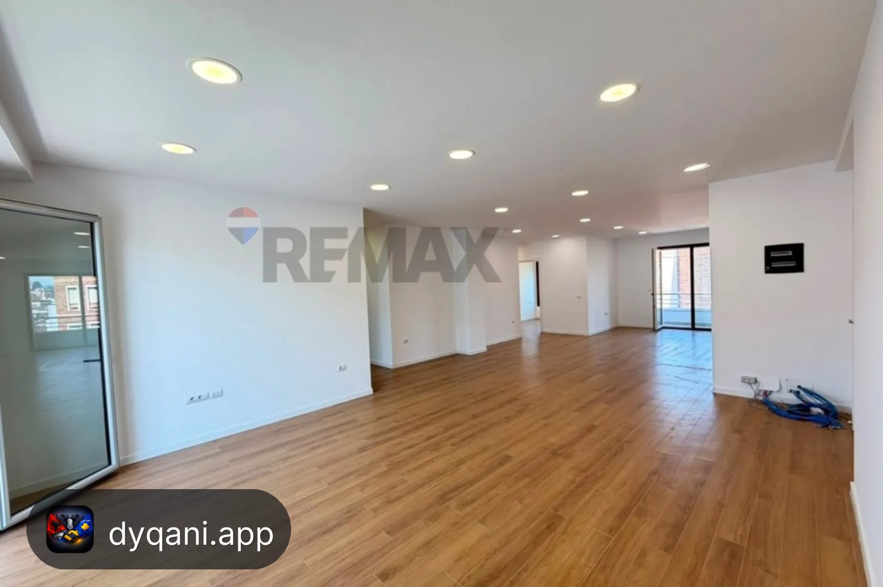 Me Qira Zyrë, 180m², Kati 8 – 250,000 Lek – Tiranë – I mirë — Tiranë - Foto 5
