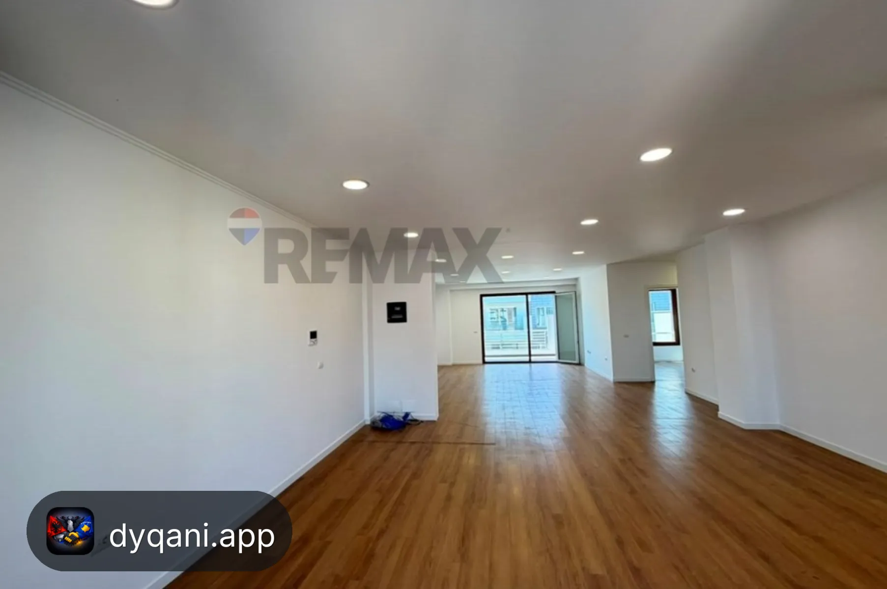Me Qira Zyrë, 180m², Kati 8 – 250,000 Lek – Tiranë – I mirë — Tiranë - Foto 8
