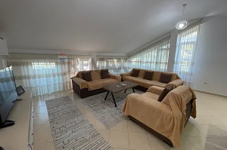 Shitet Apartament 2+1, 136.7m² – 180,000€ – Tiranë – I mirë — Tiranë - Foto 1