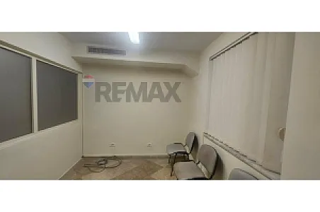 Me Qira Zyrë, 60m², Kati 2 – Bulevardi – 600€ – Tiranë — Tiranë - Foto 1