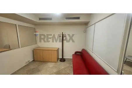 Me Qira Zyrë, 60m², Kati 2 – Bulevardi – 600€ – Tiranë — Tiranë - Foto 2