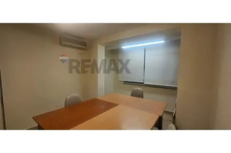 Me Qira Zyrë, 60m², Kati 2 – Bulevardi – 600€ – Tiranë — Tiranë - Foto 4