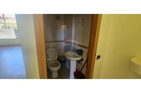 Me Qira Dyqan, 75m² – Rruga Budi – 800€ – Tiranë – I mirë — Tiranë - Foto 6