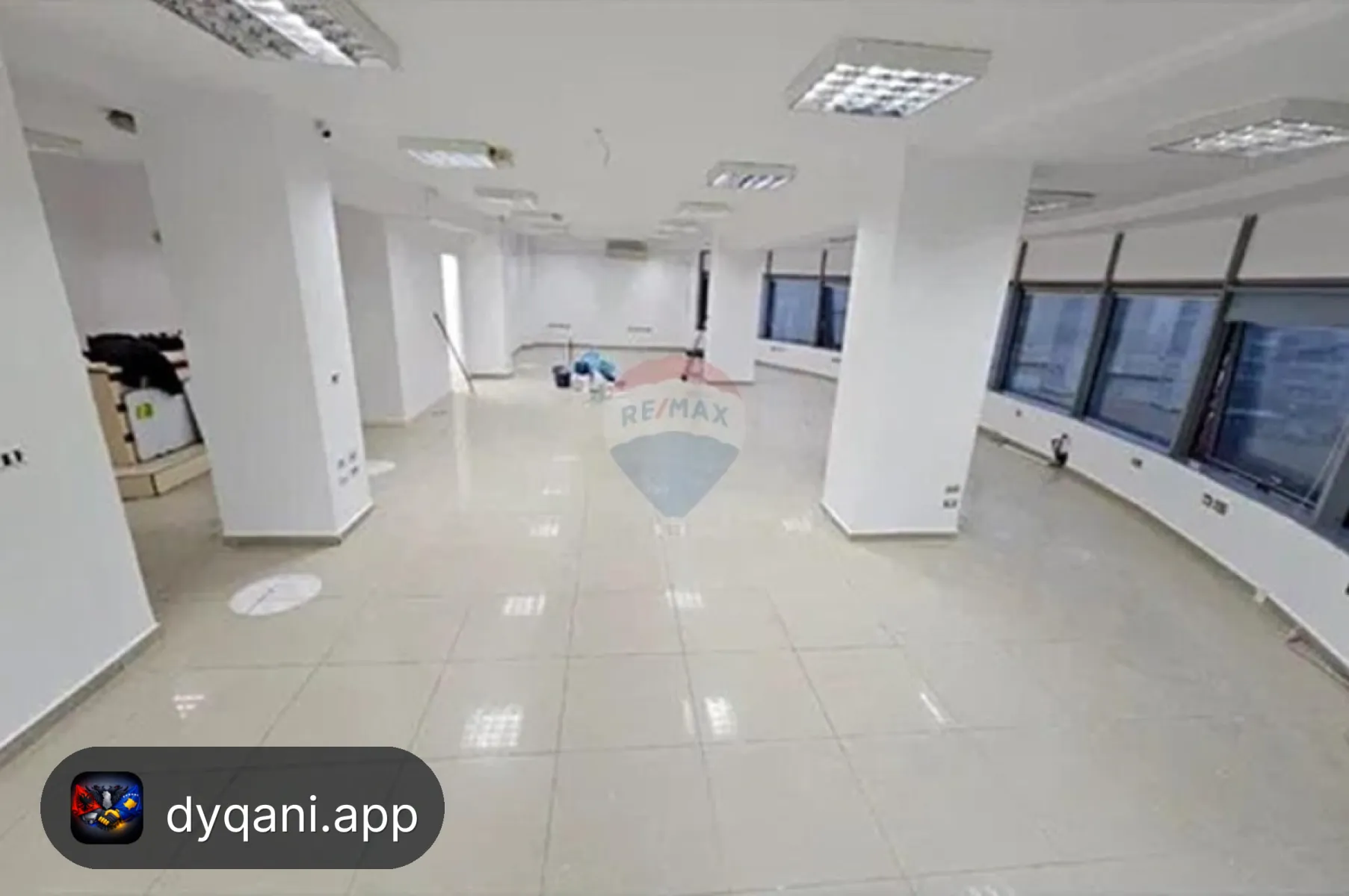 Me Qira Zyrë, 300m², Kati 4 – Selvia – 2,200€ – Tiranë — Tiranë - Foto 1