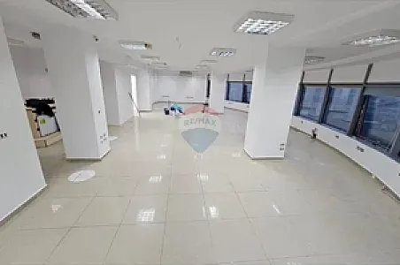 Me Qira Zyrë, 300m², Kati 4 – Selvia – 2,200€ – Tiranë — Tiranë - Foto 1