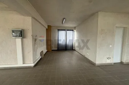 Me Qira Magazinë, 450m² – Prush – 2,500€ – Tiranë – I mirë — Tiranë - Foto 1