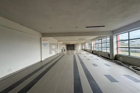 Me Qira Magazinë, 450m² – Prush – 2,500€ – Tiranë – I mirë — Tiranë - Foto 2