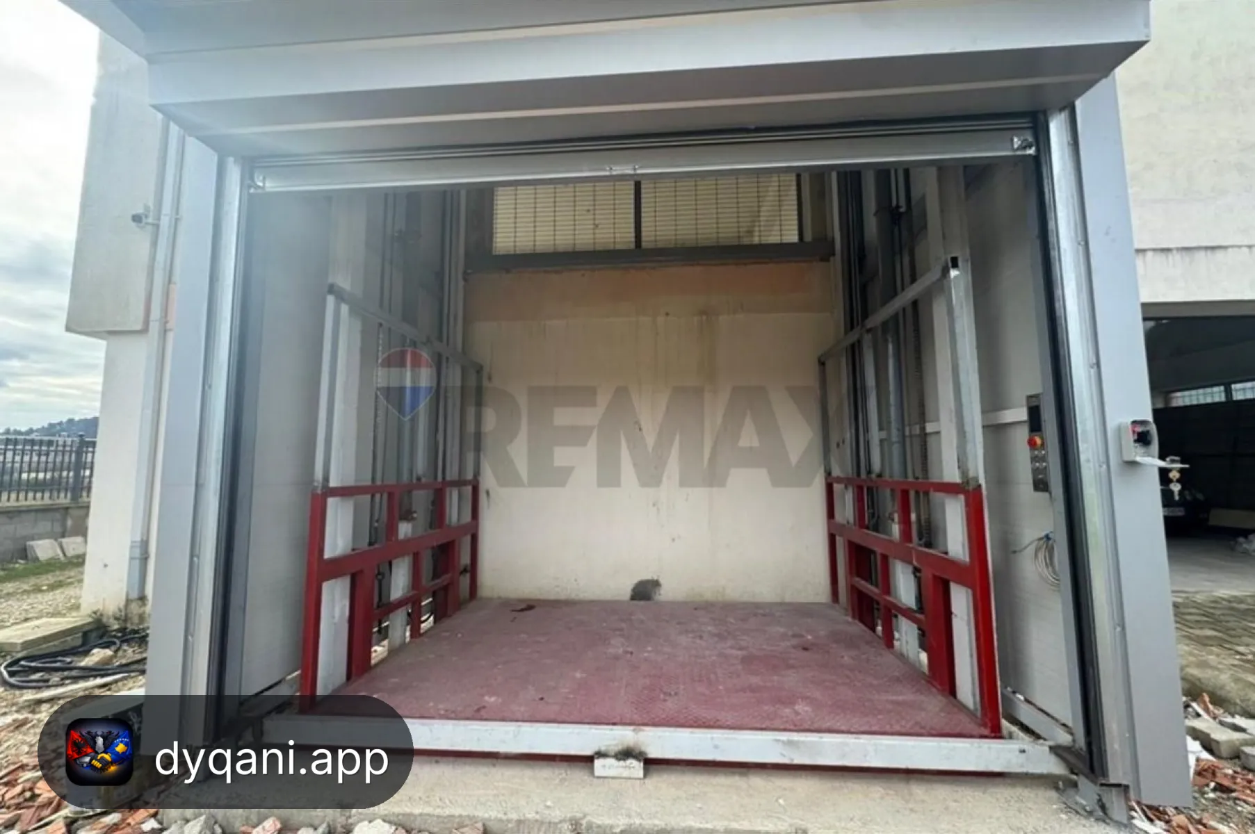 Me Qira Magazinë, 450m² – Prush – 2,500€ – Tiranë – I mirë — Tiranë - Foto 6