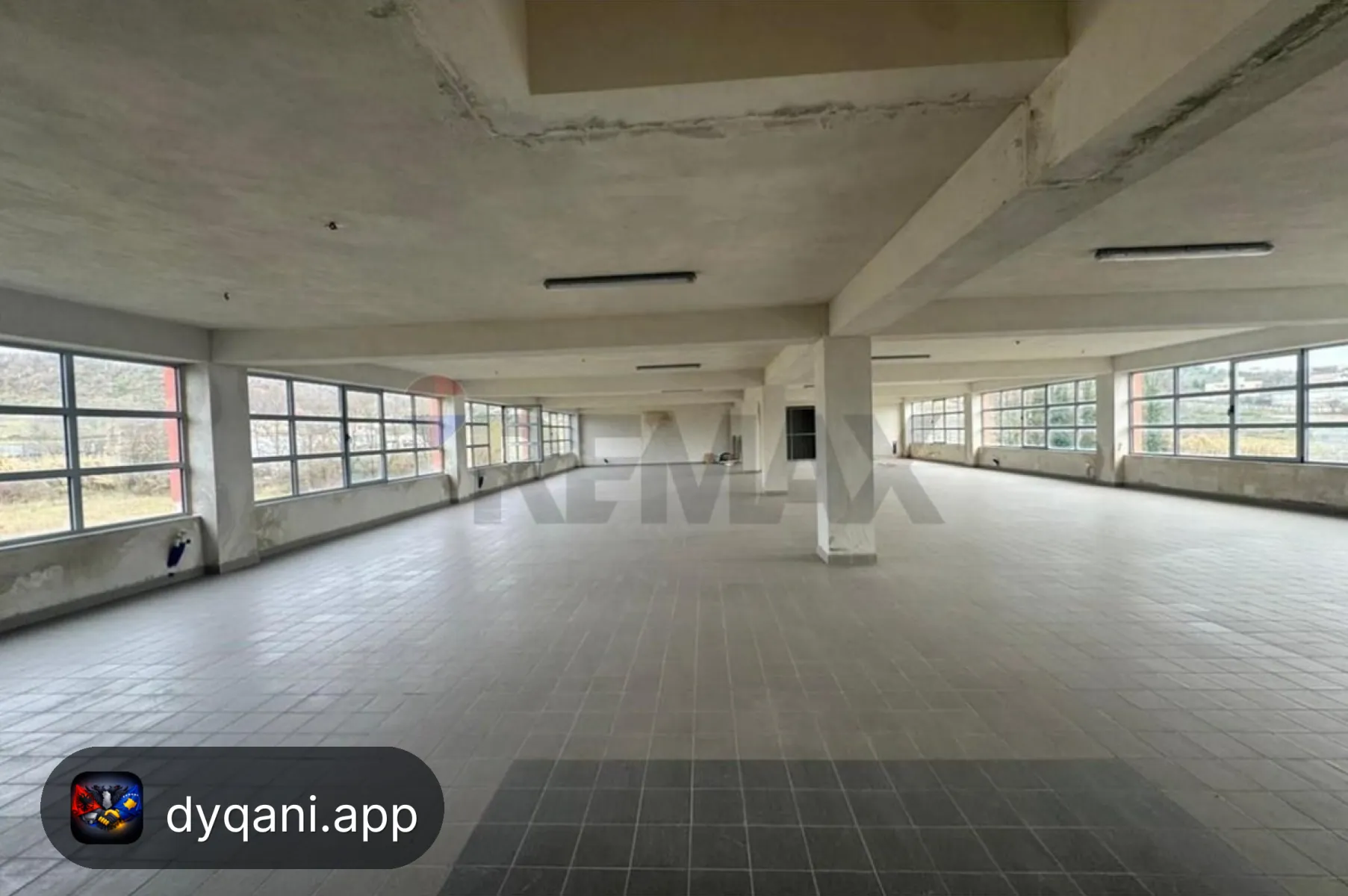 Me Qira Magazinë, 450m² – Prush – 2,500€ – Tiranë – I mirë — Tiranë - Foto 7