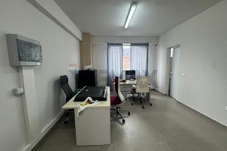 Me Qira Magazinë, 450m² – Prush – 2,500€ – Tiranë – I mirë — Tiranë - Foto 8