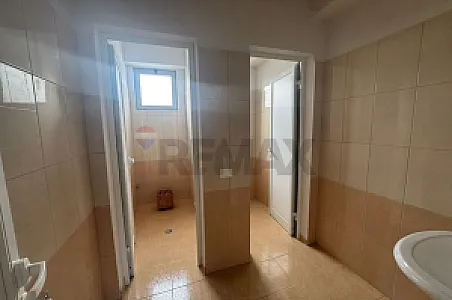 Me Qira Magazinë, 450m² – Prush – 2,500€ – Tiranë – I mirë — Tiranë - Foto 10