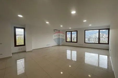 Me Qira Zyrë, 187m², Kati 4 – 250,000 Lek – Tiranë – I mirë — Tiranë - Foto 1