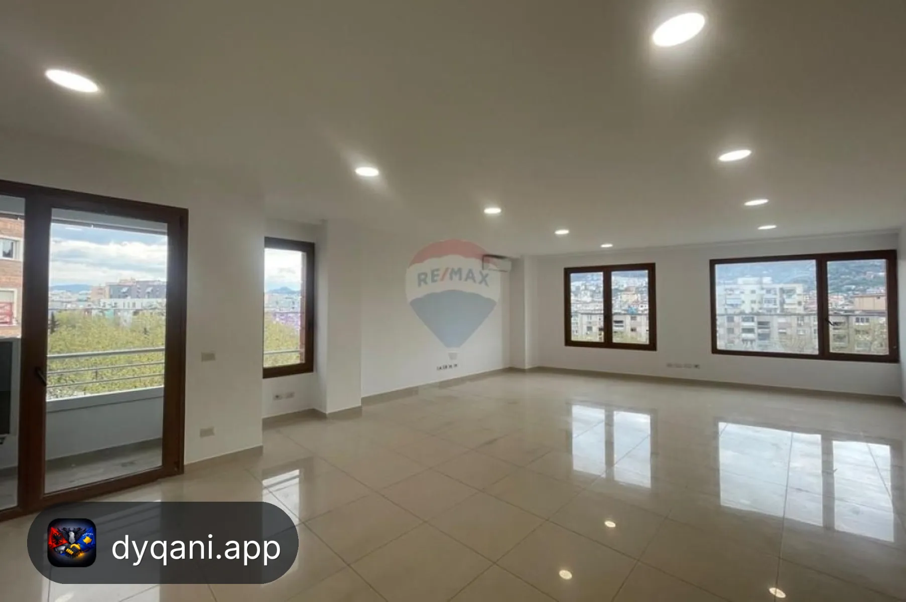 Me Qira Zyrë, 187m², Kati 4 – 250,000 Lek – Tiranë – I mirë — Tiranë - Foto 3