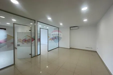 Me Qira Zyrë, 187m², Kati 4 – 250,000 Lek – Tiranë – I mirë — Tiranë - Foto 4