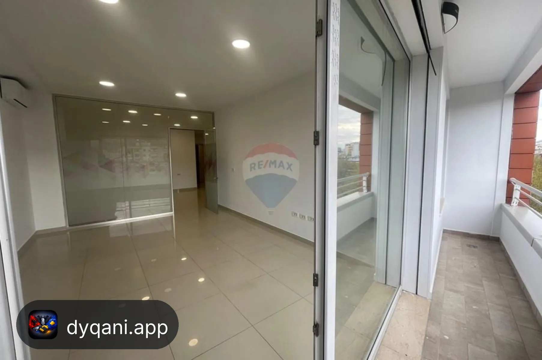 Me Qira Zyrë, 187m², Kati 4 – 250,000 Lek – Tiranë – I mirë — Tiranë - Foto 8