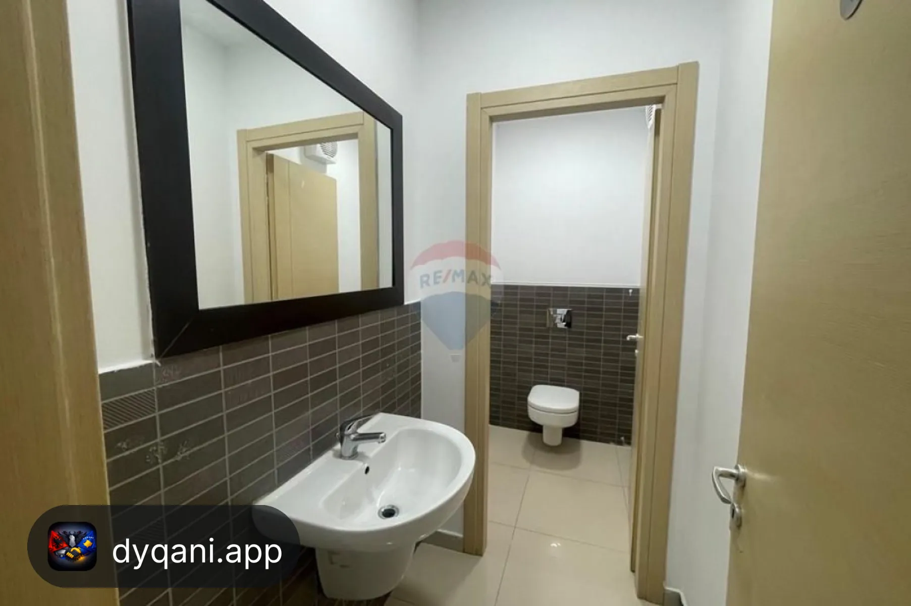 Me Qira Zyrë, 187m², Kati 4 – 250,000 Lek – Tiranë – I mirë — Tiranë - Foto 10