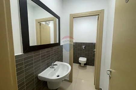 Me Qira Zyrë, 187m², Kati 4 – 250,000 Lek – Tiranë – I mirë — Tiranë - Foto 10