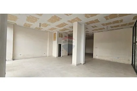 Shitet Dyqan, 146.9m² – Rruga Ndre – 348,300€ – Tiranë — Tiranë - Foto 2