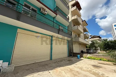 Me Qira Magazinë, 128m² – 40,000 Lek – Tiranë – I mirë — Tiranë - Foto 3