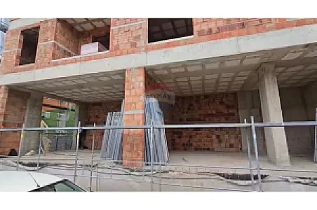 Shitet Dyqan, 60m² – Bulevardi Blu – 1,900€ – Kamëz – I mirë — Kamëz - Foto 2