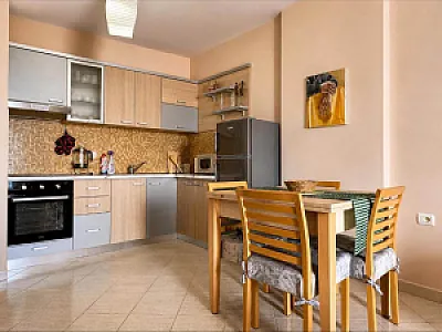 Apartament pushimi me qira ditore javore – Pogradec – I mirë — Pogradec - Foto 3
