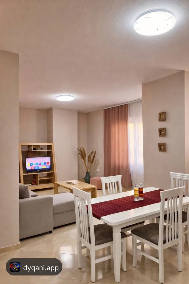 Apartament pushimi me qera ne Pogradec – 4,000 Lek – I mirë — Pogradec - Foto 1