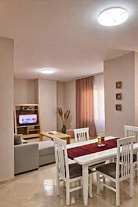 Apartament pushimi me qera ne Pogradec – 4,000 Lek – I mirë — Pogradec - Foto 1