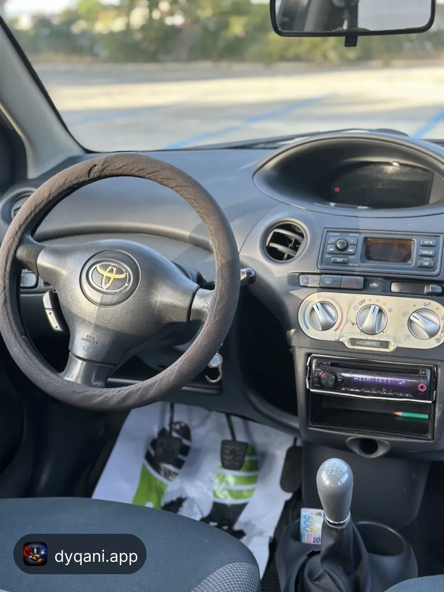 Toyota Yaris 1.0 benzinë 4 pistona – 2,290 Lek – Vlorë — Vlorë - Foto 5