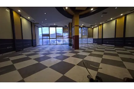 Dyqan për Shitje – Bulevardi Blu, Kamëz – 30M Lek – I mirë — Kamëz - Foto 5