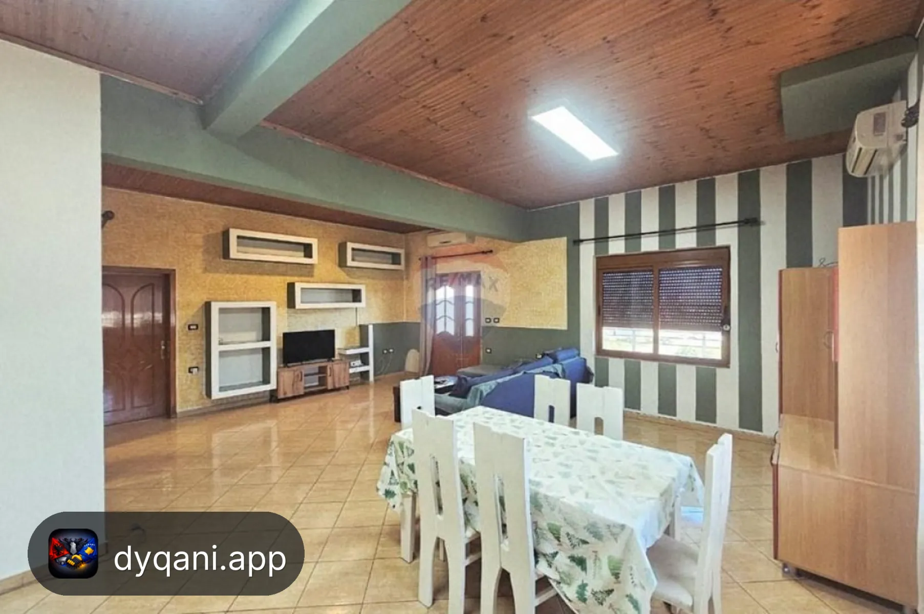 Apartament 1+1, 104m² me Qira – Mëzez – 38,000 Lek – I mirë — Tiranë - Foto 1