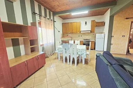 Apartament 1+1, 104m² me Qira – Mëzez – 38,000 Lek – I mirë — Tiranë - Foto 2