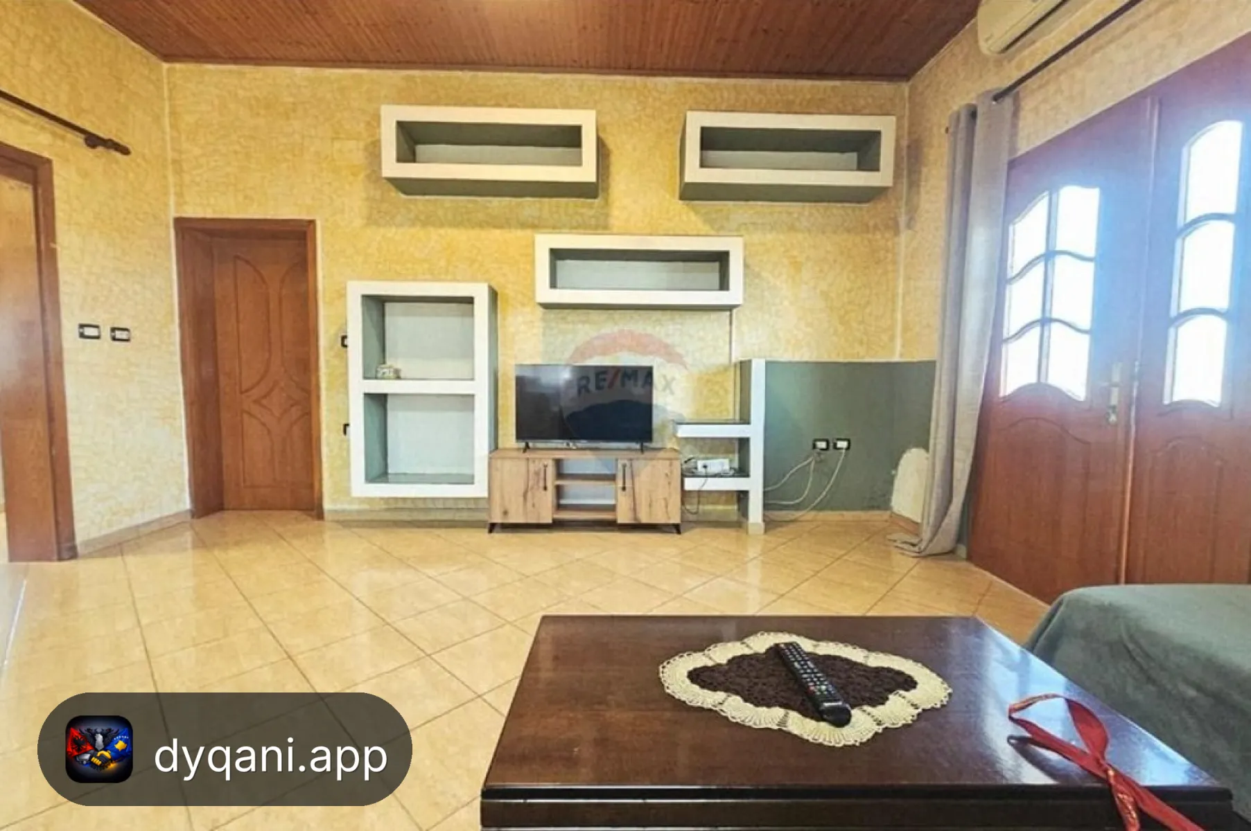 Apartament 1+1, 104m² me Qira – Mëzez – 38,000 Lek – I mirë — Tiranë - Foto 3