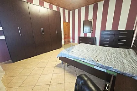 Apartament 1+1, 104m² me Qira – Mëzez – 38,000 Lek – I mirë — Tiranë - Foto 7