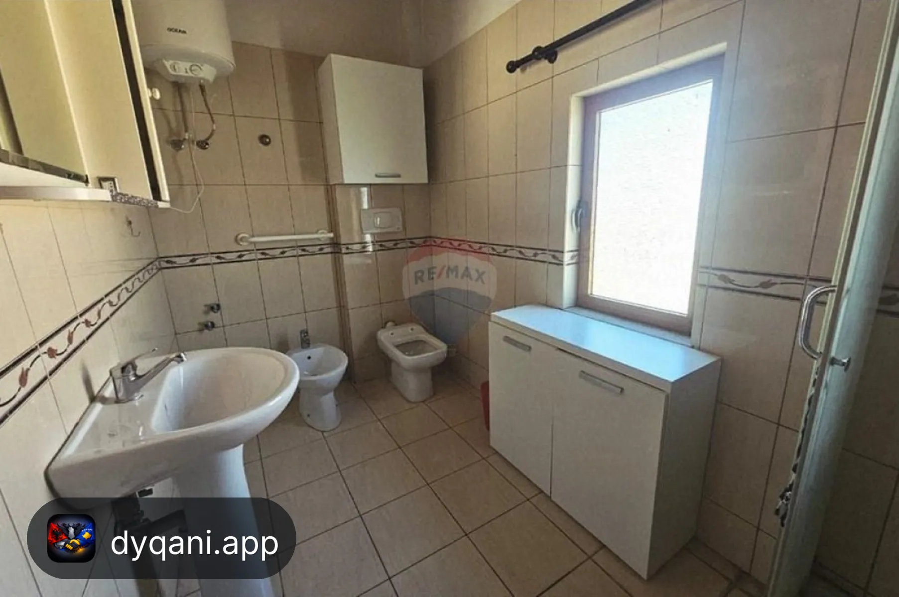 Apartament 1+1, 104m² me Qira – Mëzez – 38,000 Lek – I mirë — Tiranë - Foto 8