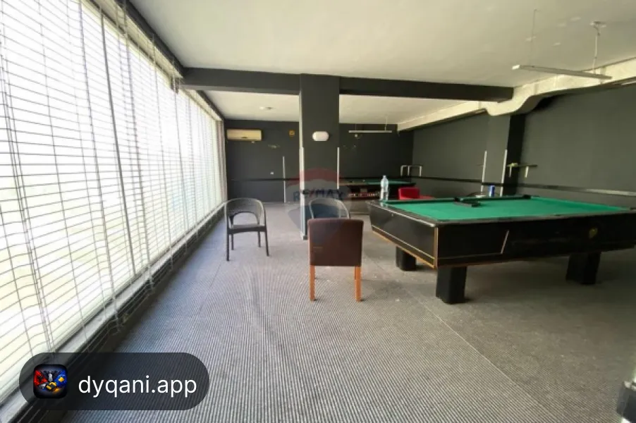 Dyqan 240m² për Qira – Bulevardi Blu – 100,000 Lek – I mirë — Kamëz