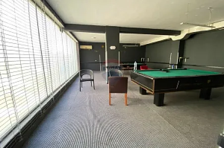 Dyqan 240m² për Qira – Bulevardi Blu – 100,000 Lek – I mirë — Kamëz - Foto 1