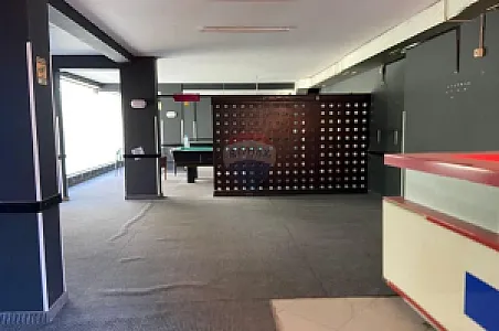 Dyqan 240m² për Qira – Bulevardi Blu – 100,000 Lek – I mirë — Kamëz - Foto 2
