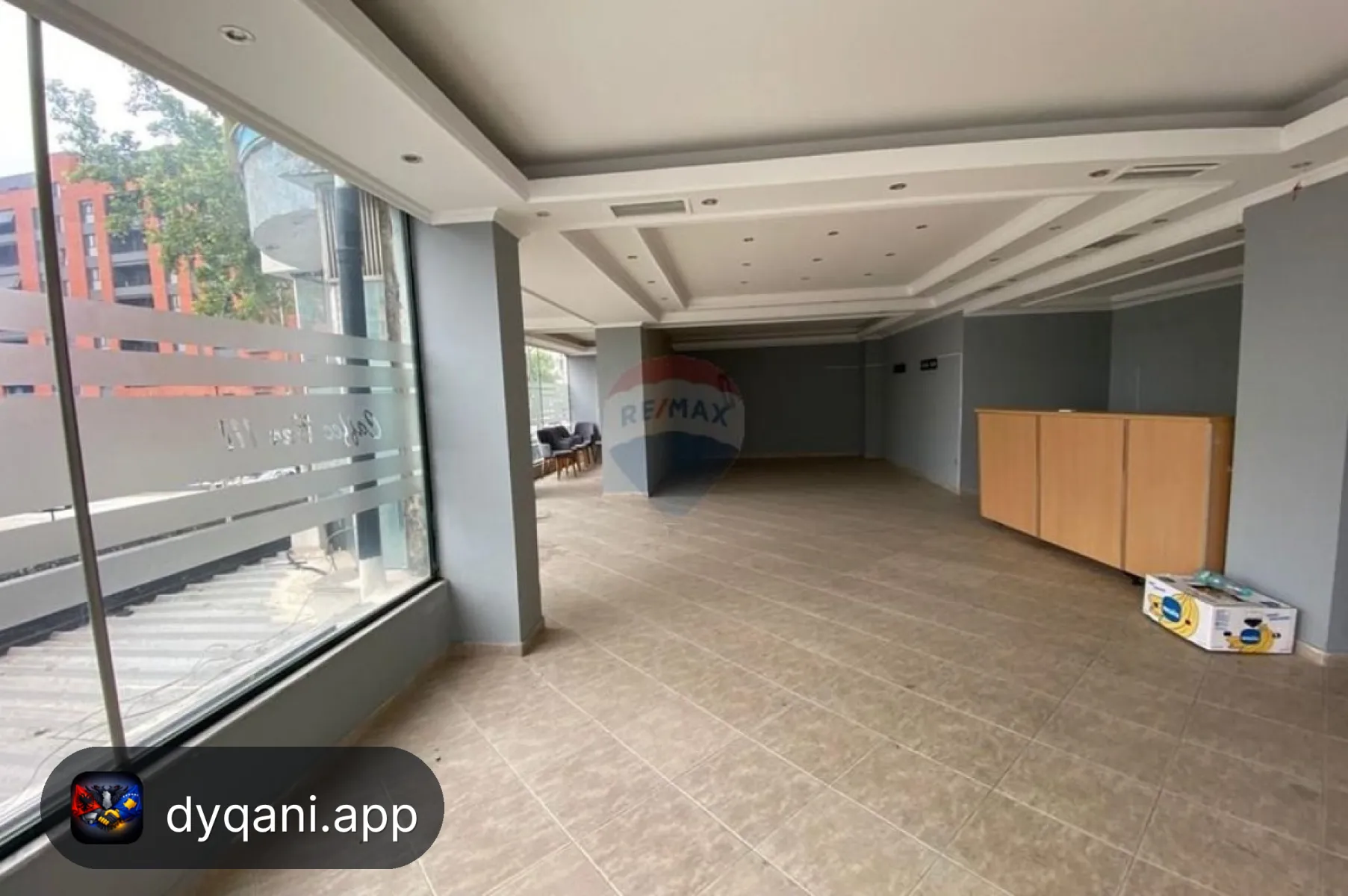 Dyqan për Qira – Bulevardi Blu, Kamëz – 60,000 Lek – I mirë — Kamëz - Foto 1