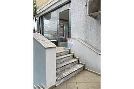 Dyqan për Qira – Bulevardi Blu, Kamëz – 60,000 Lek – I mirë — Kamëz - Foto 4