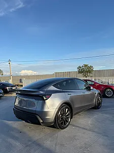Tesla ypsilon( juniper)2026 – Tiranë – I shkëlqyer — Tiranë - Foto 5