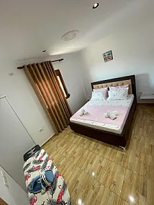 Apartament me qera ditore – 5,000 Lek – Sarandë – I mirë — Sarandë - Foto 1